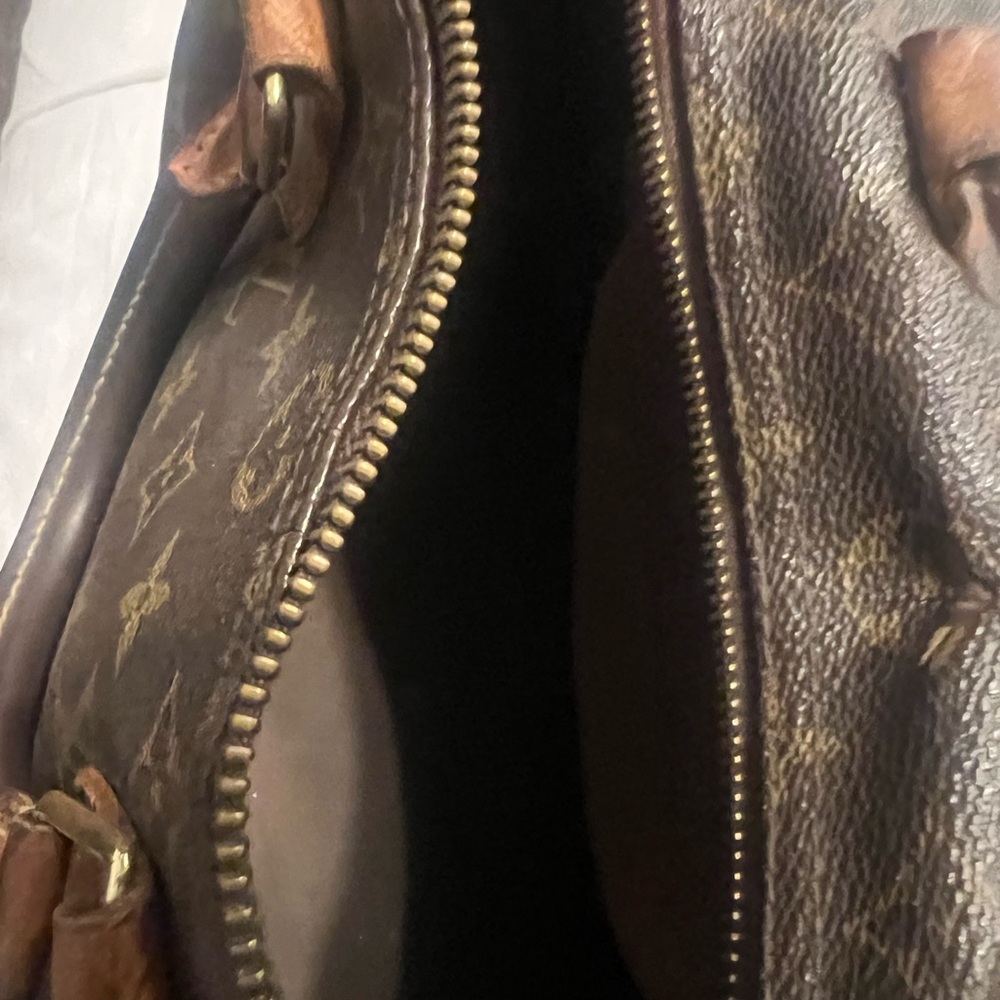 Used Louis Vuitton Speedy